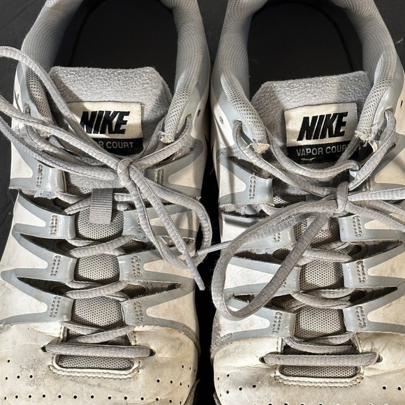 NIKE Swoosh Black White Sport Athletic Basketball Running Shoes - Picture 4 of 8